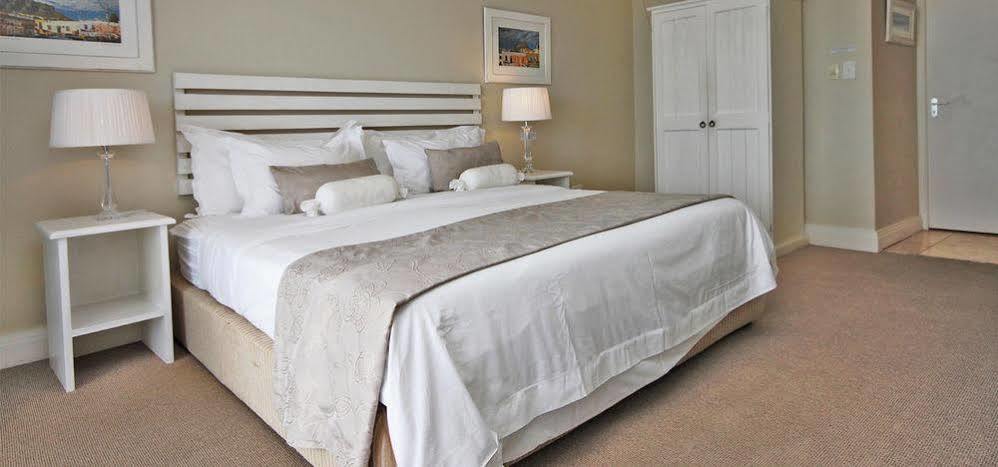 Bed & Breakfast 61 On Camps Bay Cape Town